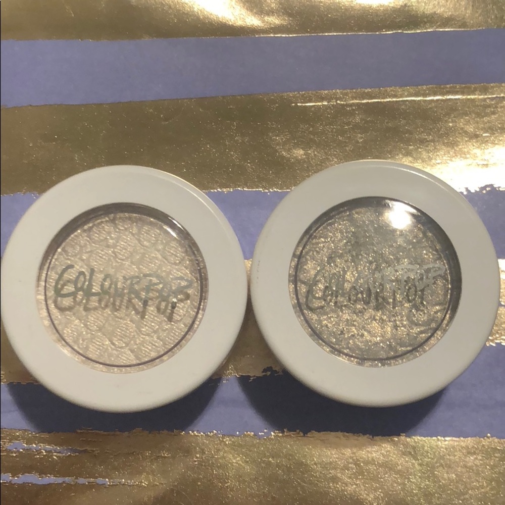 Two white & grey eyeshadow from colourpop 💕
